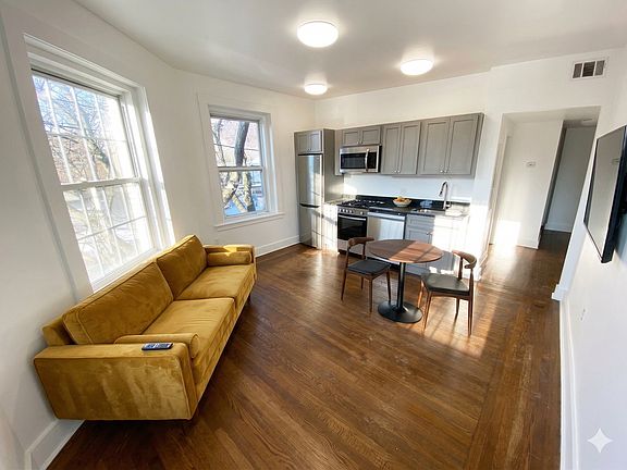 2nd image of 833 Whalley Ave #11