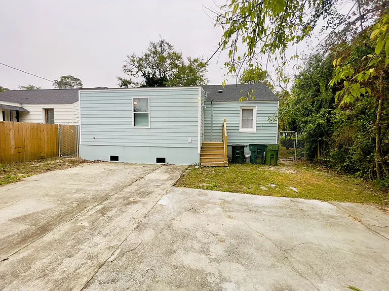 1416 E 33rd St — Photo 18
