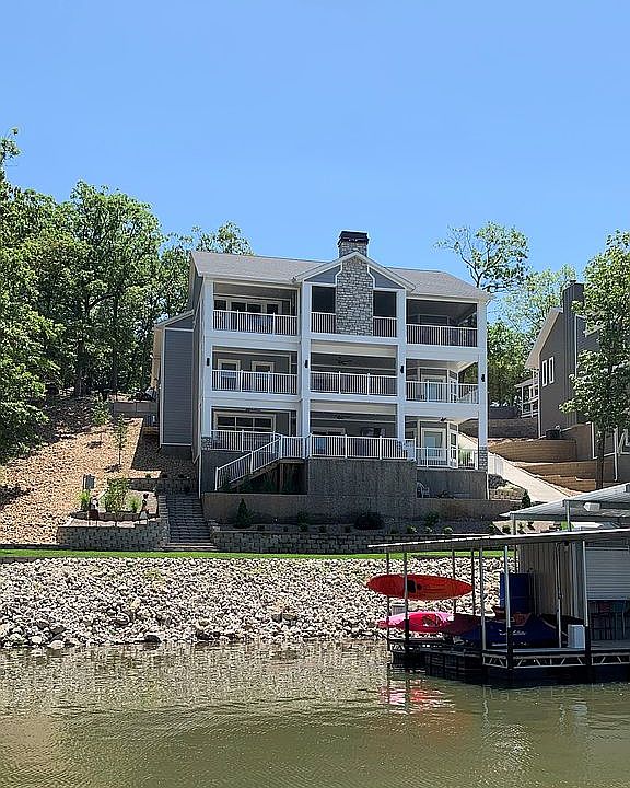 1st image of 1315 Castle Ct