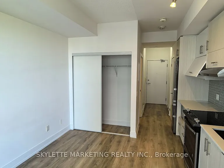 128 Fairview Mall Dr #609 — Photo 13