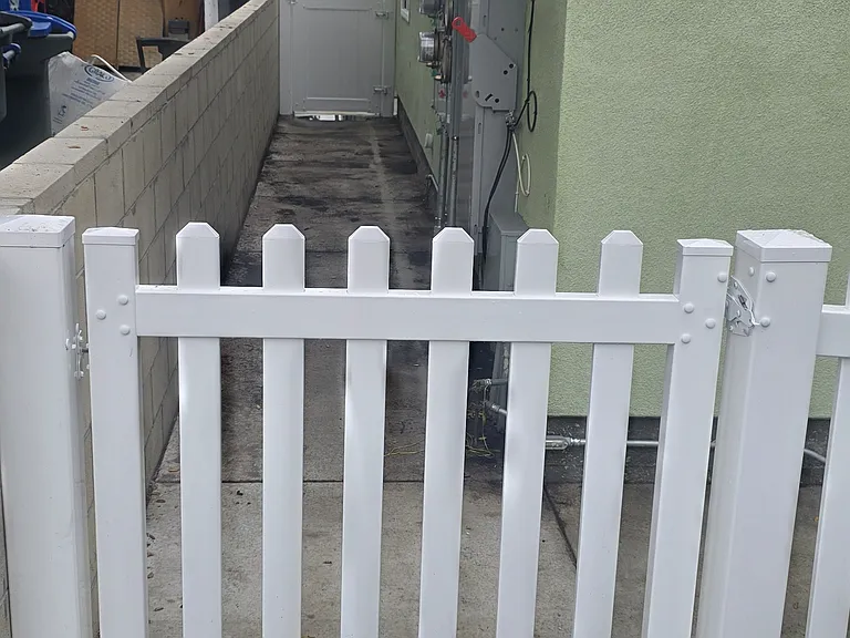 1692 University Dr — Photo 11