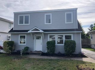 205 Frederick Ave, Babylon, NY 11702