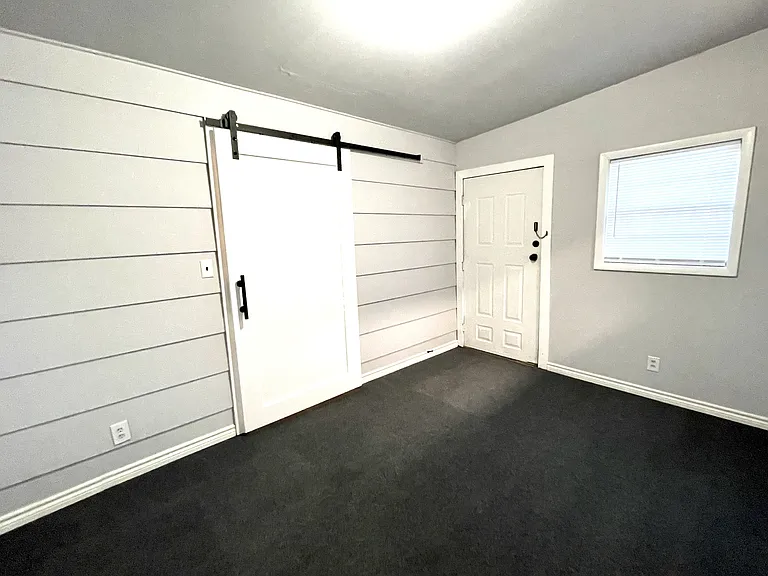 61 15th Ave NW — Photo 10