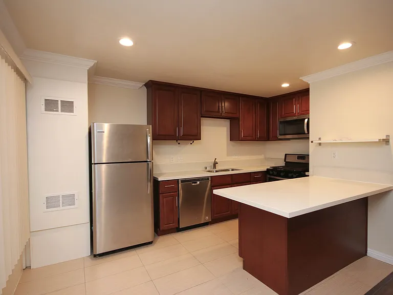203 S Madison Ave #10 — Photo 7