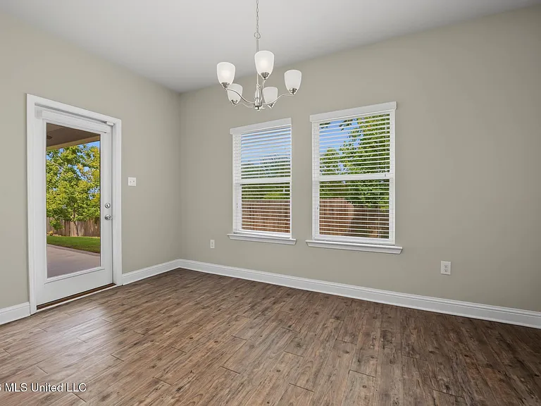 14894 Calcutta Dr — Photo 10
