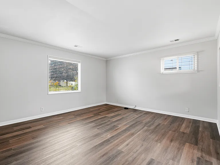 28311 Waverly St — Photo 10