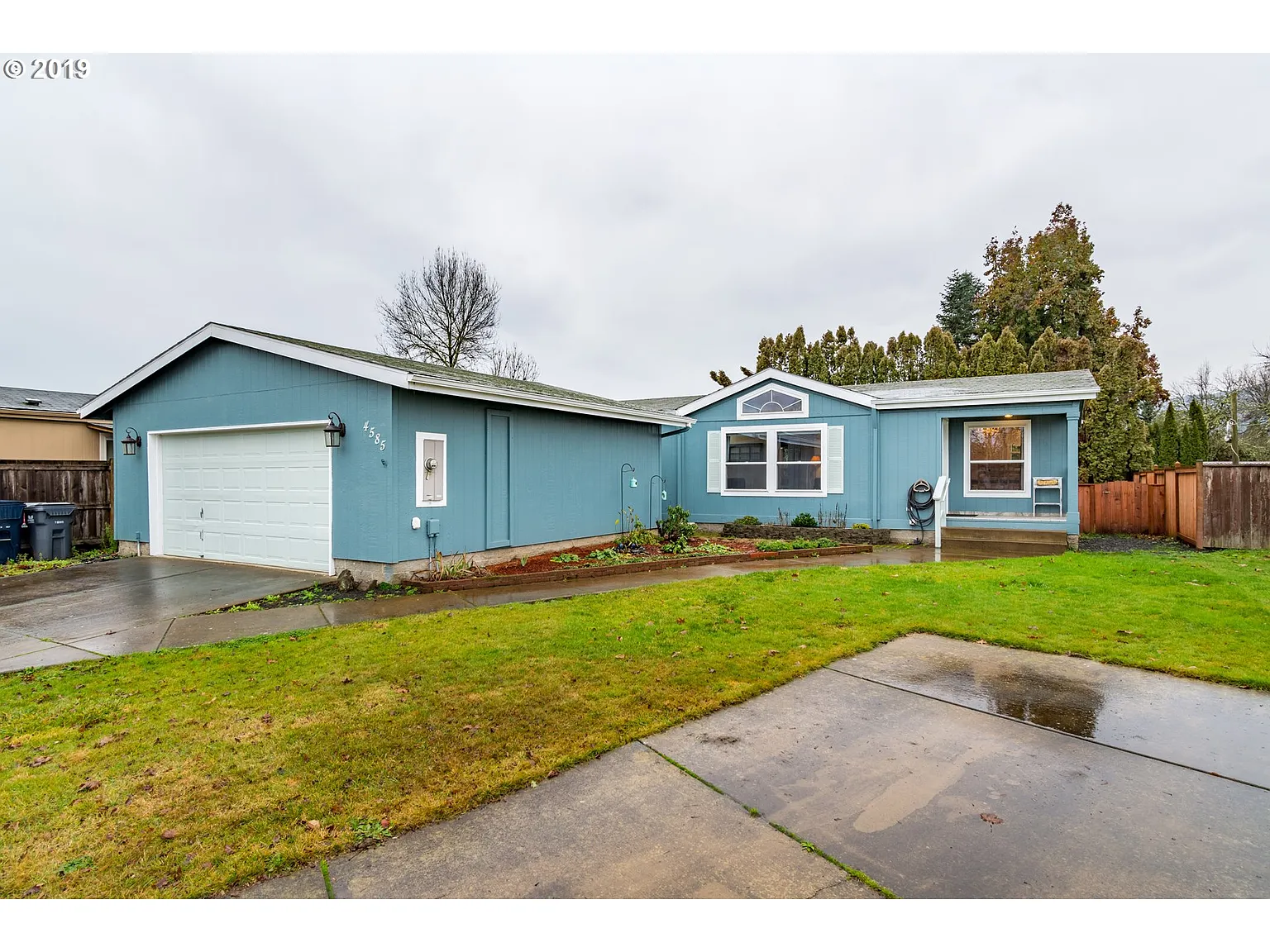 4585 Ivy St photo 1
