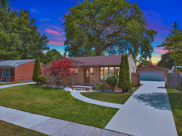 35572 Strathcona St, Clinton Township, MI 48035