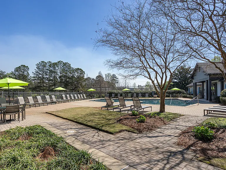The Lakes Apartments
