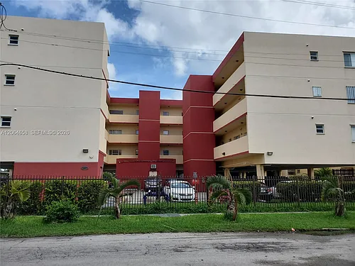 1627 NW 18th St Photo 1