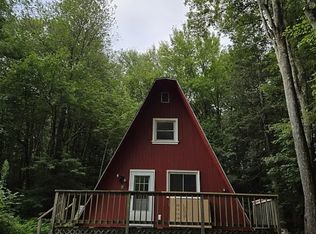 121 Amherst Rd, Pelham, MA 01002