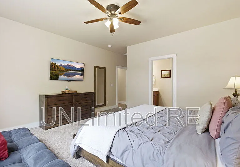 2907 W Presidio Dr — Photo 23
