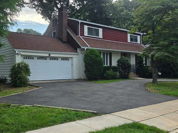 727 Chestnut St, New Milford, NJ 07646