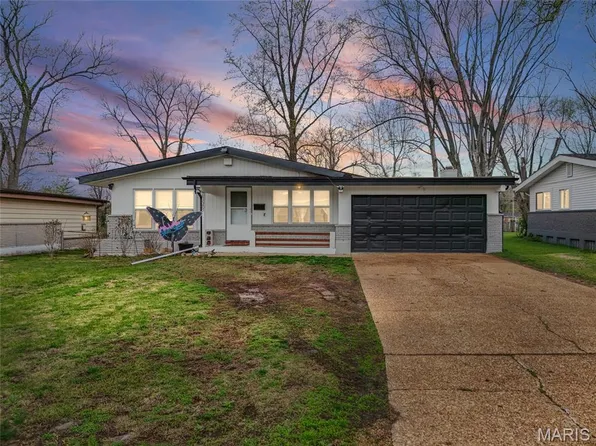 10205 Pannell Dr, Saint Louis, MO 63136