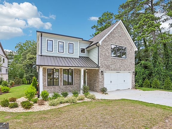 3rd image of 3275 Hilltop Cir