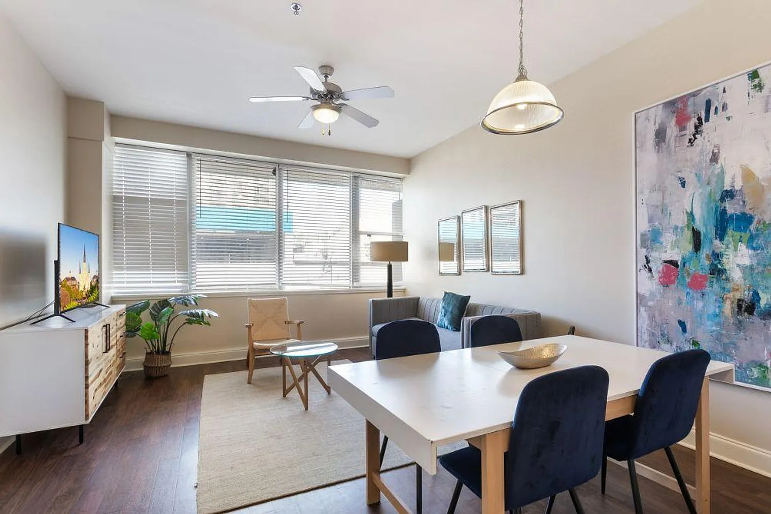 1 bed, 2.0 bath, 430 sqft, $4,253 — Photo 3