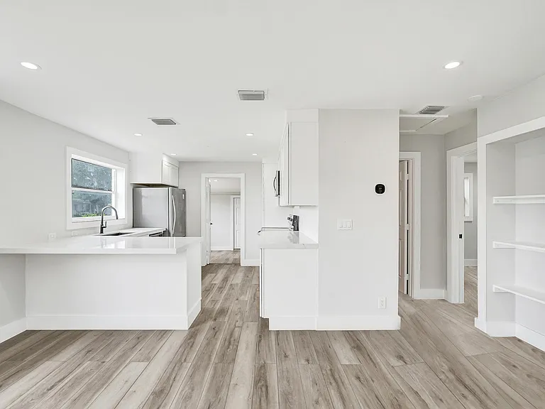 5601 SW 36th Ct — Photo 30