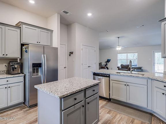 5th image of 15740 Rachael Dr