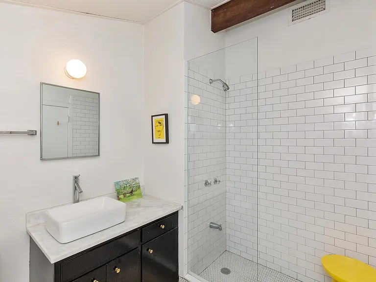E Lake Dr — Photo 7