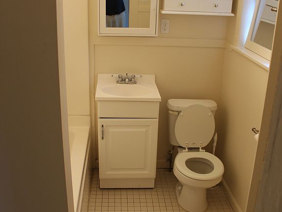 4th image of 1511 6th St APT B
