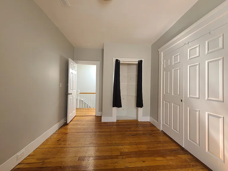 347 W 4th St #3 — Photo 21