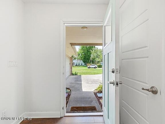 4th image of 17 OAKS Drive