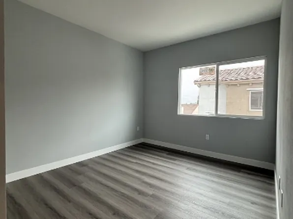573 E Arrow Hwy, Azusa, CA