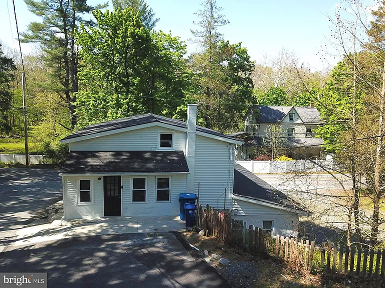 798 Creek Rd #2 — Photo 1