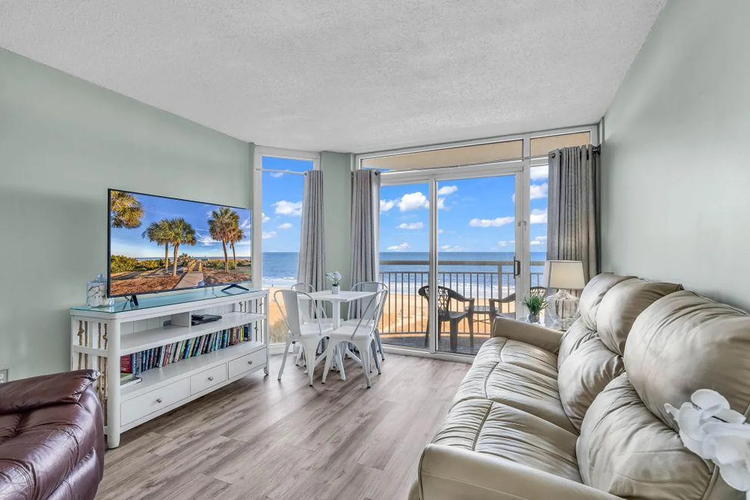 1 bed, 1.0 bath, 495 sqft, $3,100 — Photo 1