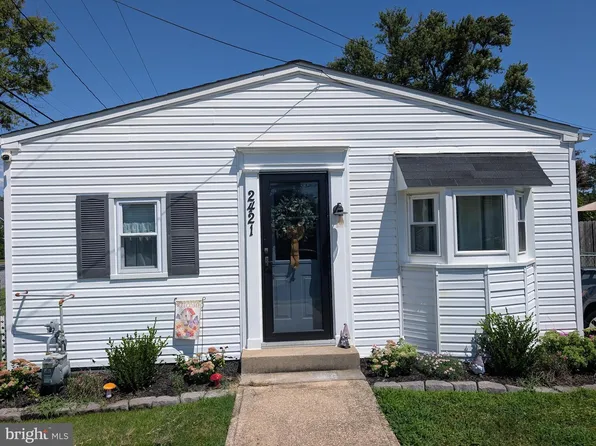 2421 Woodridge Rd, Sparrows Point, MD 21219
