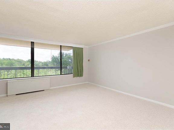 3rd image of 3705 S George Mason Dr APT 508S