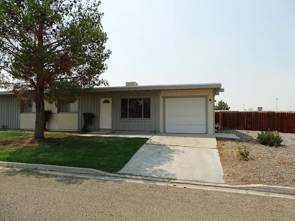 437 Oasis Dr