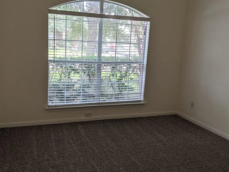 25211 Sierra Woods Ln — Photo 13