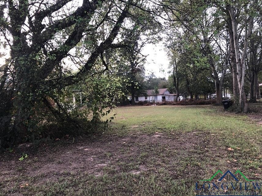 2nd image of 108 Vesta St