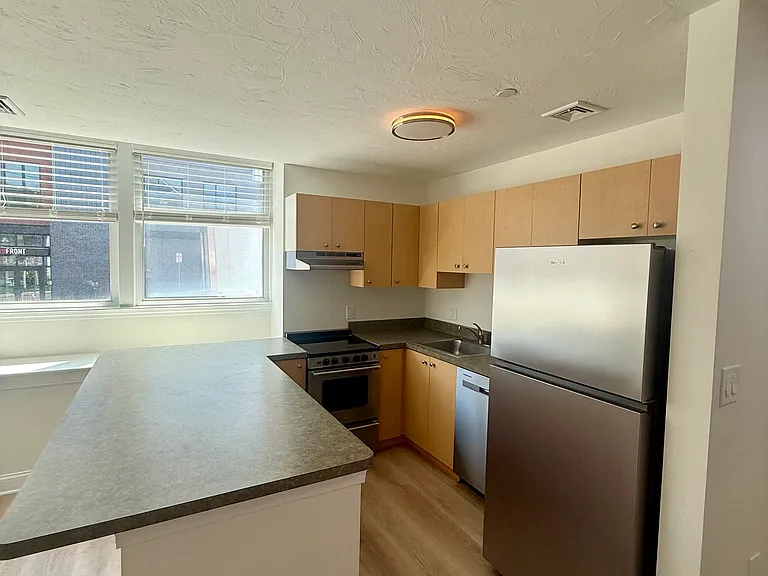 11 Front St #7 — Photo 2