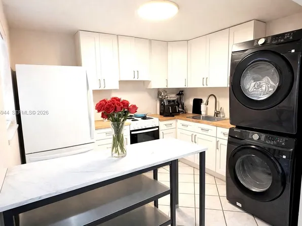 7830 NW 33rd St APT 308, Hollywood, FL 33024