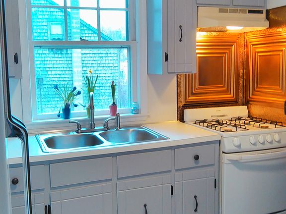 2nd image of 101 Essex St