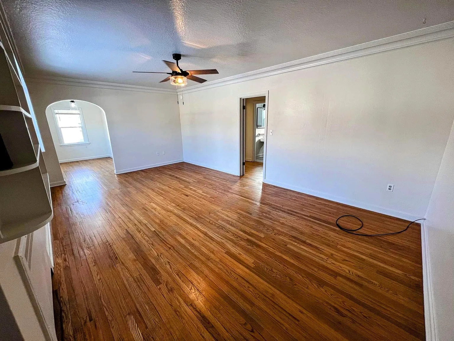 2 bed, 1100 sqft, $1,300 — Photo 3
