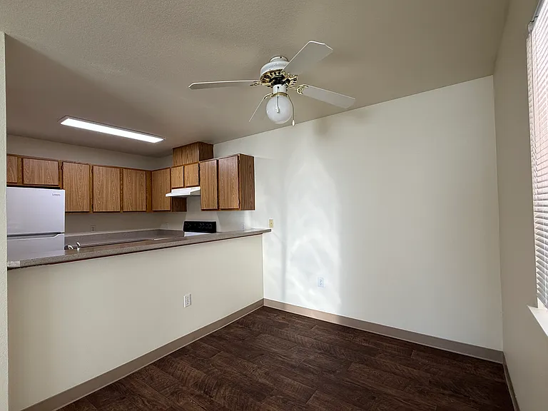 Alder Crossing Apartments — Photo 12