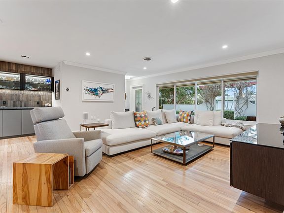 5th image of 1823 Admirals Way