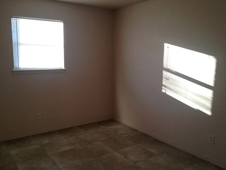 1248 W Sunset Dr — Photo 4