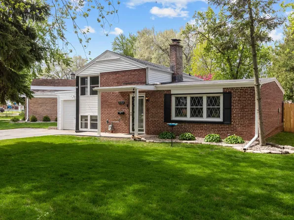 733 Carver Ln, Menasha, WI 54952