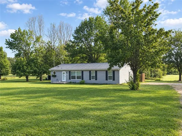 352 SE 75th Rd, Warrensburg, MO 64093