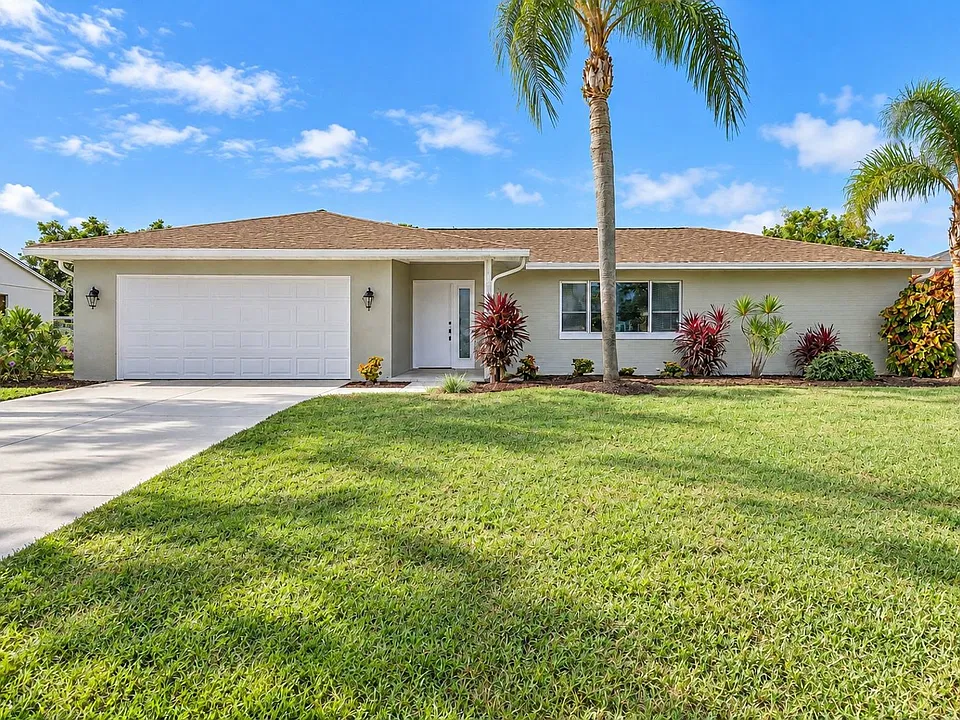 1004 SW 51st Ter