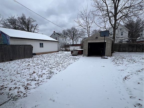 3rd image of 328 Marmion Ave