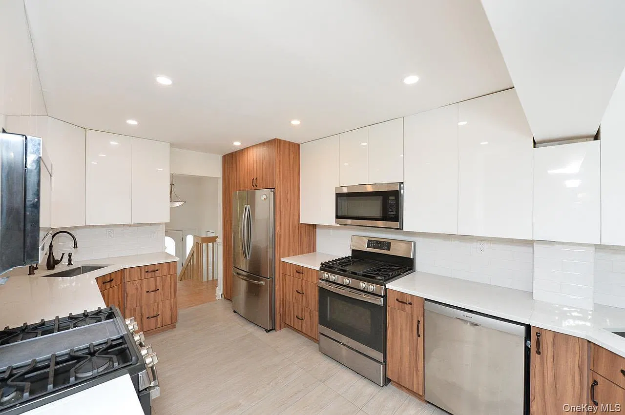5 bed, 3.5 bath, 2281 sqft, $4,999 — Photo 3