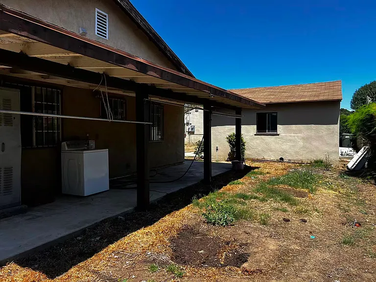 917 Walnut St — Photo 10