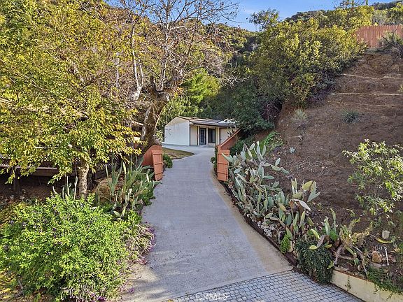 3rd image of 24300 Sylvan Glen Rd