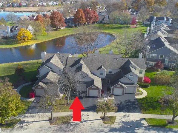 725 Ripple Brook Ln, Elgin, IL 60120