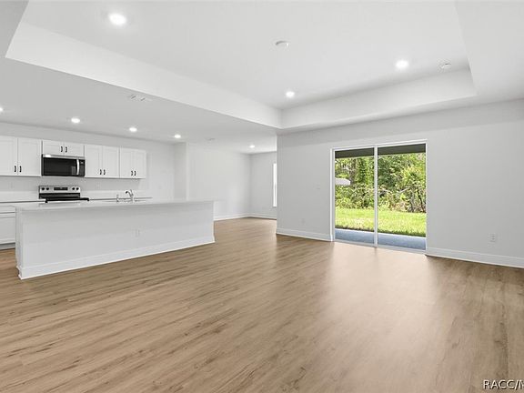 3rd image of 1531 W Acadian Pl